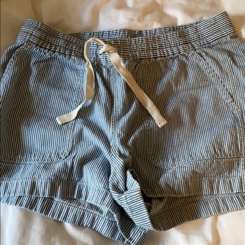 Point Sur pin stripe shorts